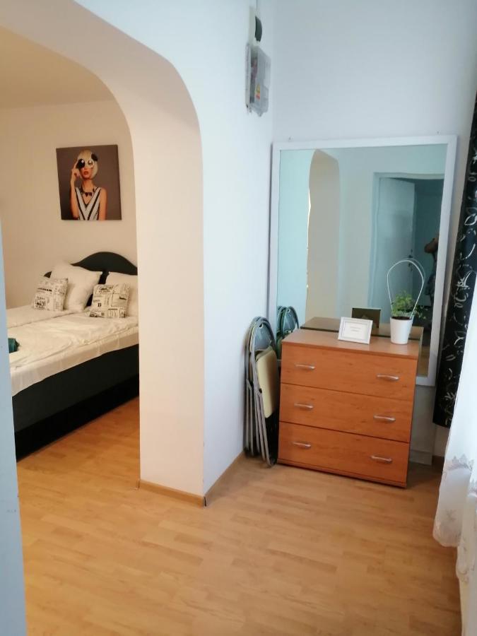 Violet House Apartment Turda Bagian luar foto