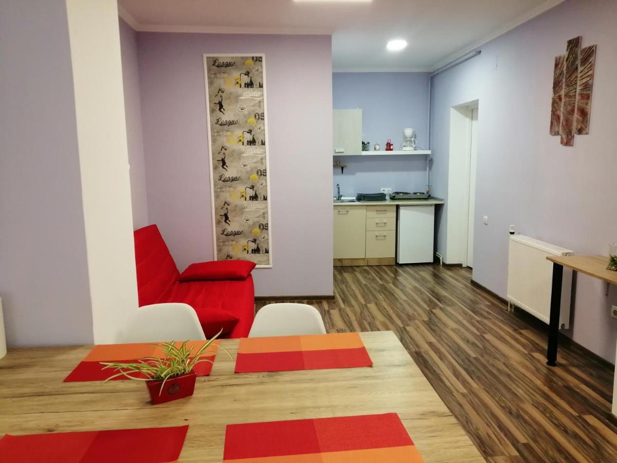 Violet House Apartment Turda Bagian luar foto