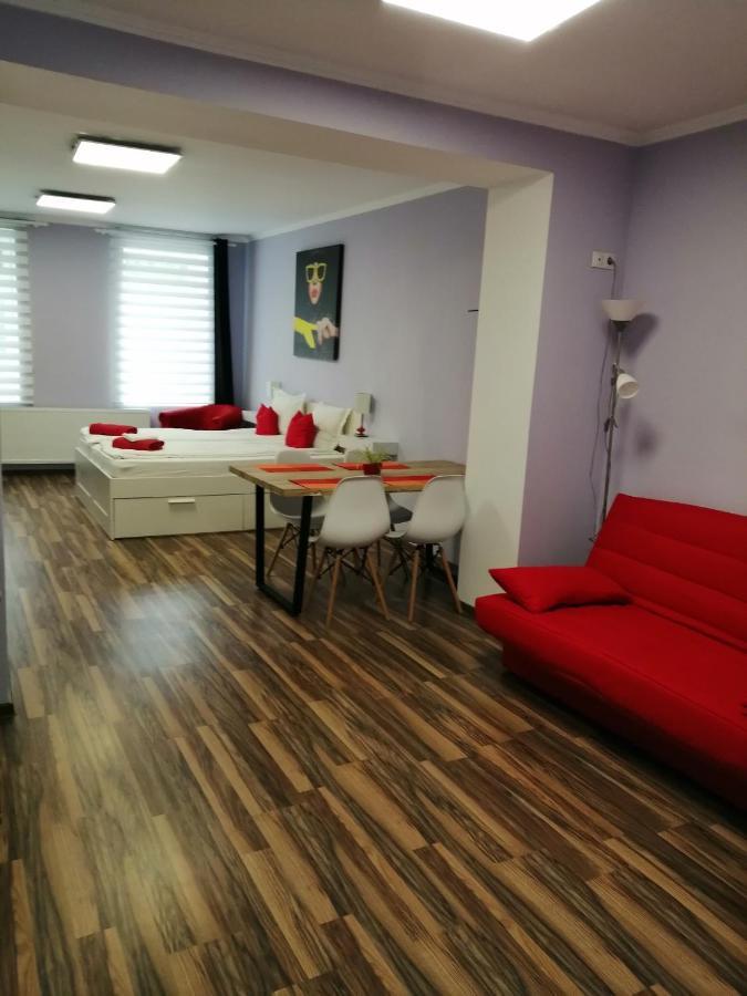 Violet House Apartment Turda Bagian luar foto