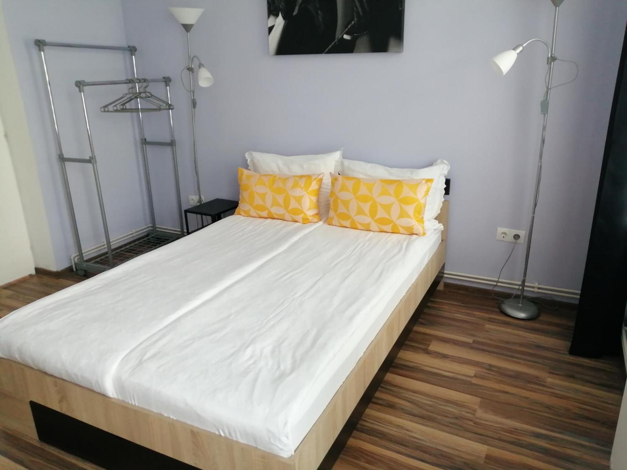 Violet House Apartment Turda Bagian luar foto