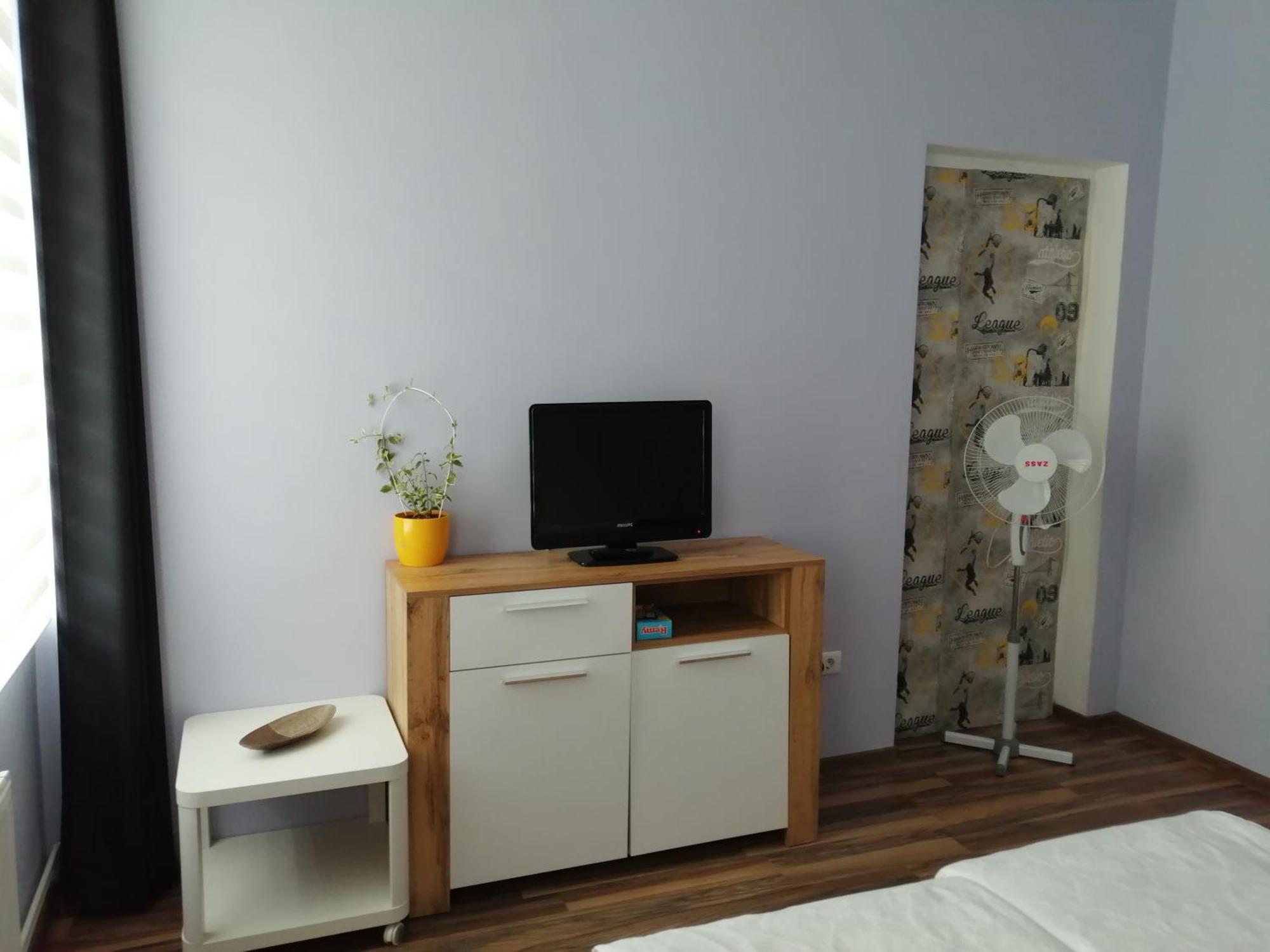 Violet House Apartment Turda Bagian luar foto
