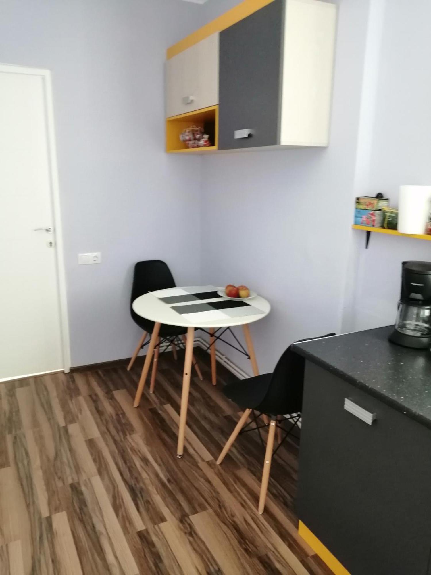 Violet House Apartment Turda Bagian luar foto