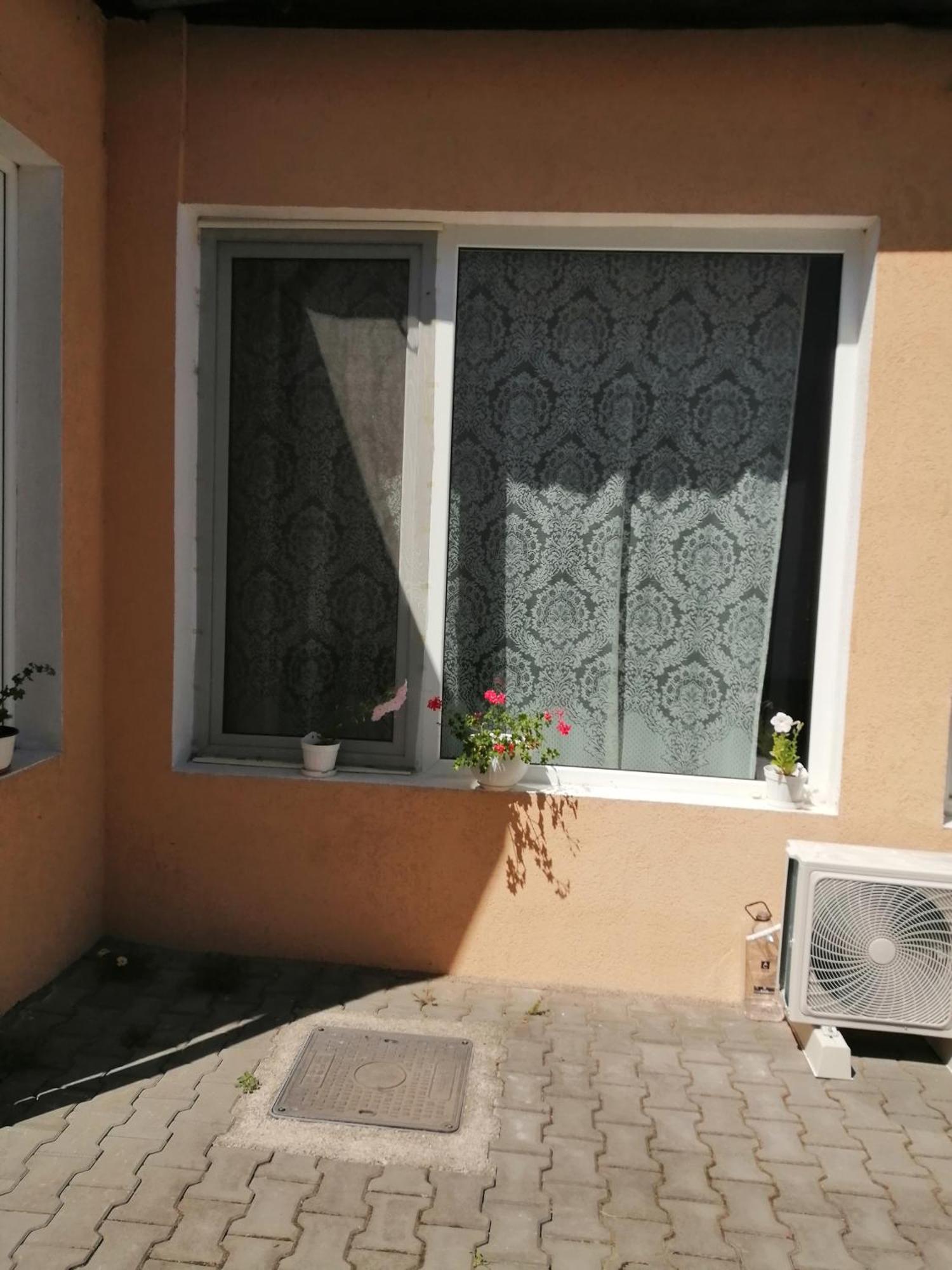 Violet House Apartment Turda Bagian luar foto